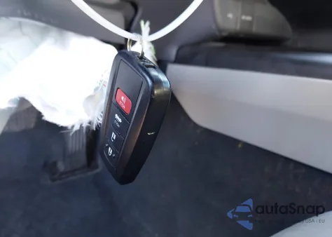 2024 Toyota Camry Xle z USA, uszkodzony, nr VIN 4T1F11AK9RU879044